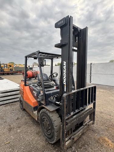 Doosan gas powered - gas,