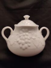 Wedgwood White Bone China Strawberry & Vine Covered Sugar Bowl Perfect 4.5" Tall