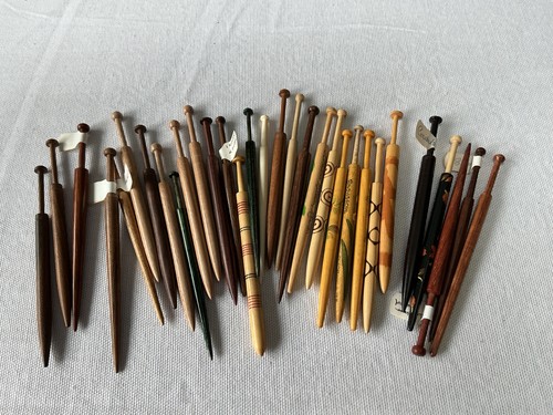 Group wood honiton - of,