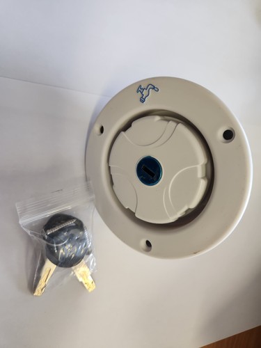 Locking water filler - locking,
