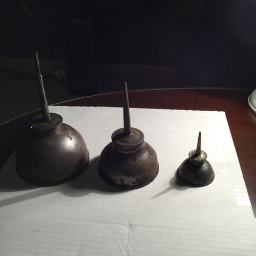 Set vintage oil cans - of,