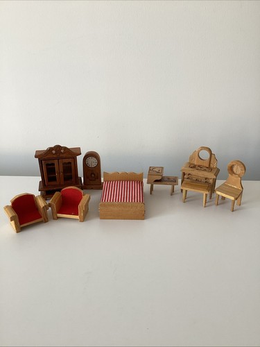 Vintage dolls house - dolls,