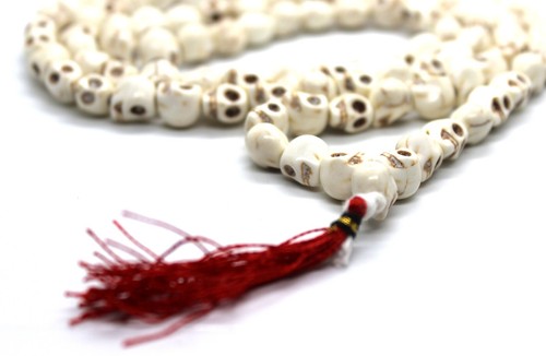 Howlite skull mala - skull,