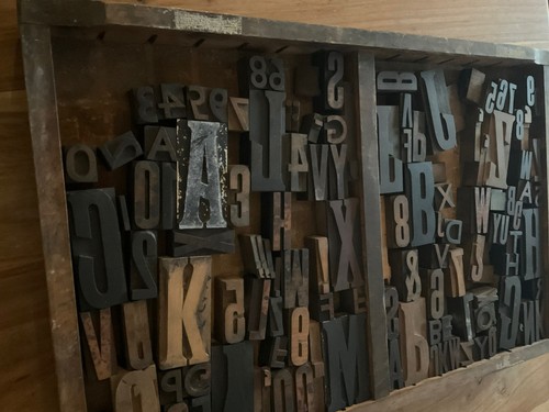 125 vintage wooden letter - vintage,