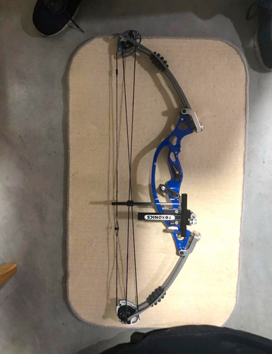 Left handed hoyt blue - blue, compound