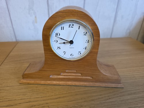 Stunning oak mantel clock - oak,