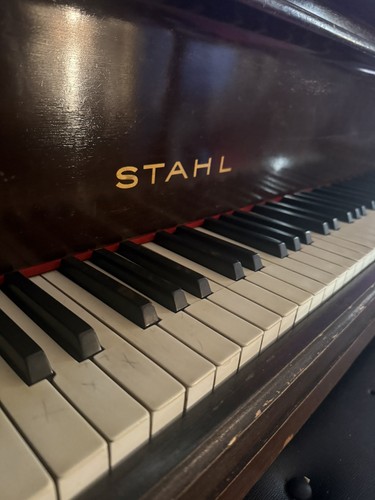 Stahl baby grand piano - stahl,