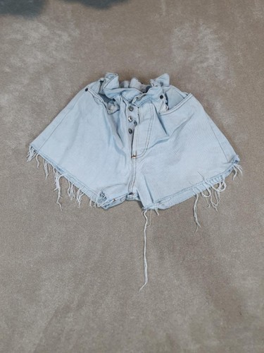 Vintage levi denim shorts - levi’s,