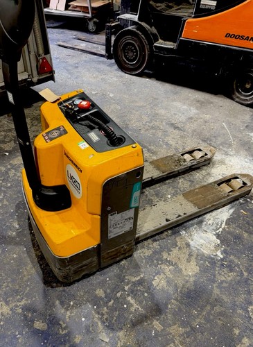 Jungheinrich electric pallet - ,
