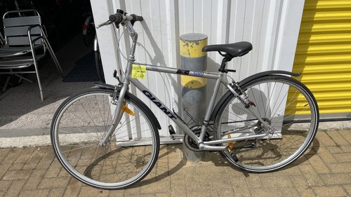 Giant inches wheels hybrid - 28,