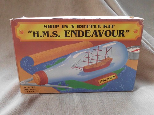 Hms endeavour ship - endeavour, bottle