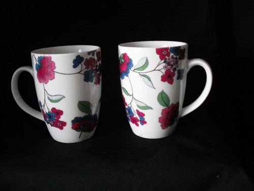 Pair mugs arthur wood in - by,