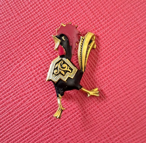 Crown trifari orient - crown, rooster