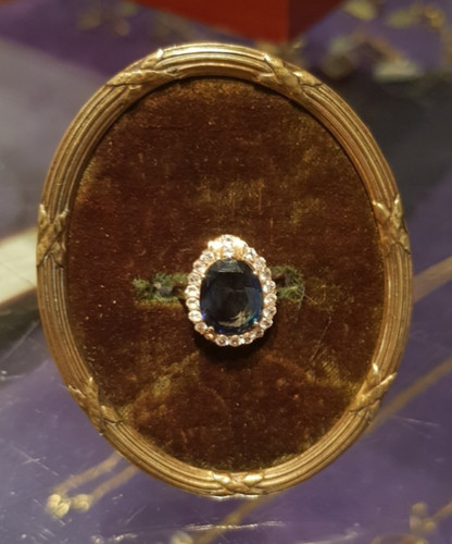 Antique jewellery display - jewellery,