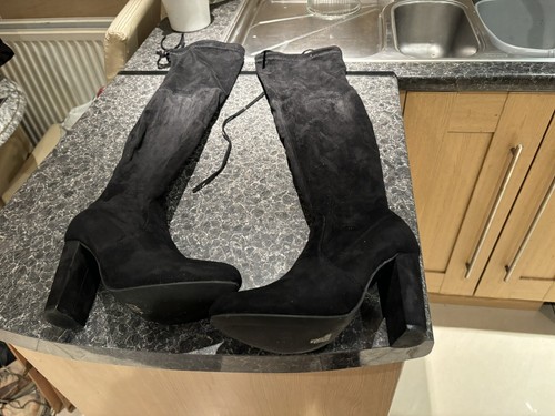 Ladies size black - 7, suede