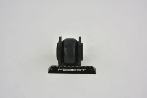 Steering gear mounting bush