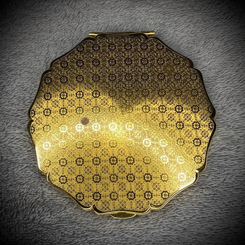Stratton powder compact - compact,