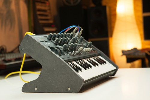 Arturia microbrute real - arturia, wood