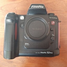 Fujifilm FinePix S2 Pro 6.2MP Digital SLR Camera Excellent VGC Mint condition 