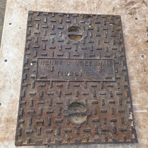 Cast iron manhole cover 644mm - cast,