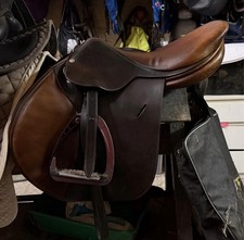 Butet Jump Saddle. 17inch Saddle Seat. Medium Width. Good Condition