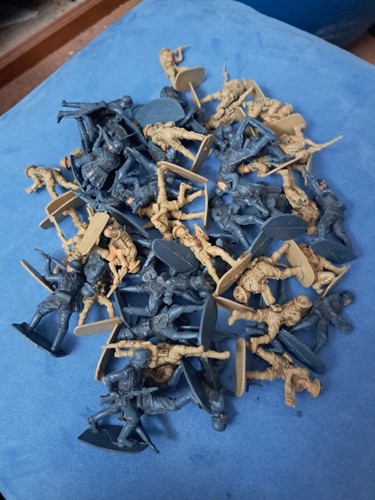 1970s plastic toy soldiers