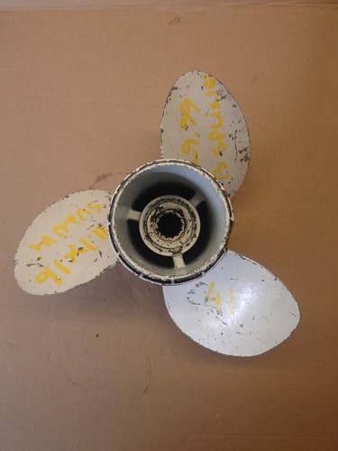 Suzuki outboard propeller - , 11