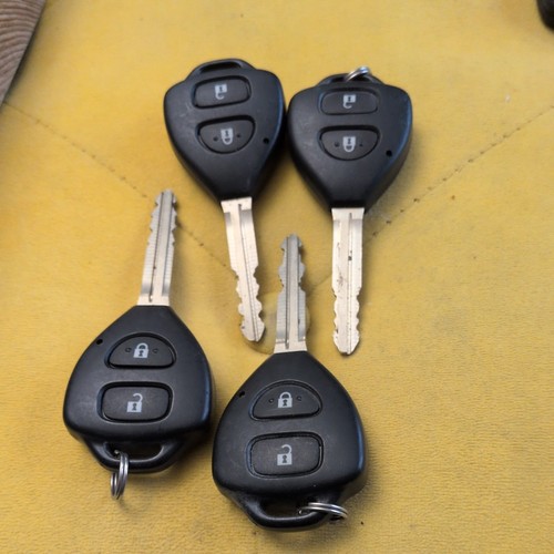 Genuine toyota button remote - toyota, 2