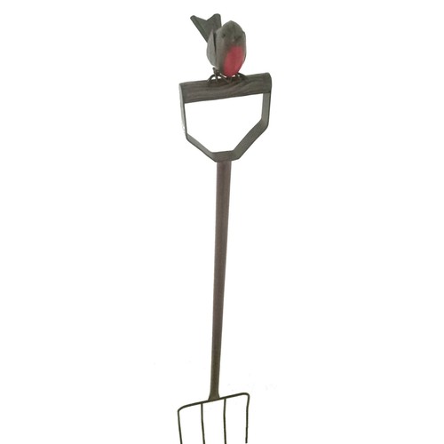 Robin a fork garden - on,
