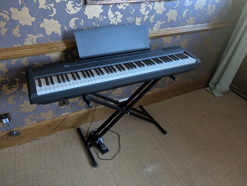 Yamaha p105 electric piano - electric,