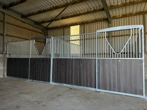 New internal stables sliding - internal, v