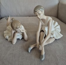 2 LLADRO NAO FIGURES PENSIVE
