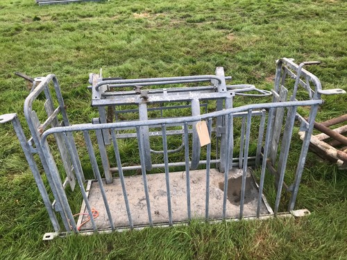 Ironworks sheep turnover crate - turnover,