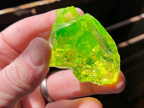 Uranium vaseline glass yellow - uranium,