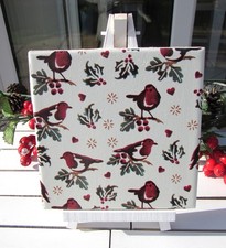 EMMA BRIDGEWATER  - Ceramic Trivet Teapot/Pot Stand 'Little Christmas Robins'