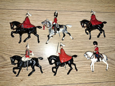 BRITAINS/SIMILAR VINTAGE LEAD MOUNTED GUARDSMEN ASSORTMENT