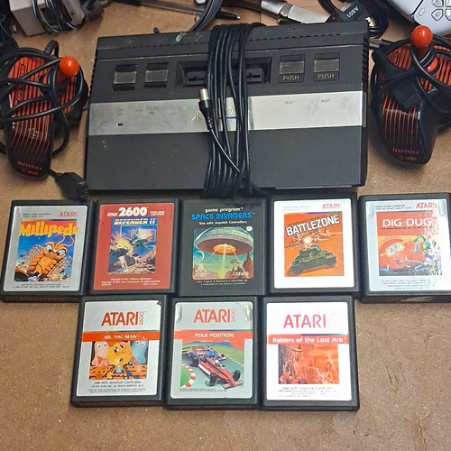 Atari 2600 console bundle with - console,