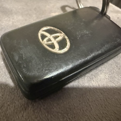 Genuine toyota button remote - toyota,