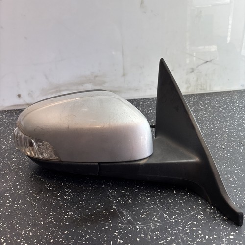 Volvo v50 front right driver - front,