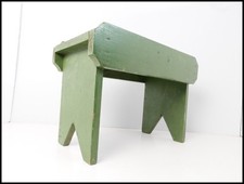 Vintage Green Milking