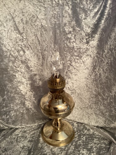 Vintage veritas brass oil lamp - vintage,