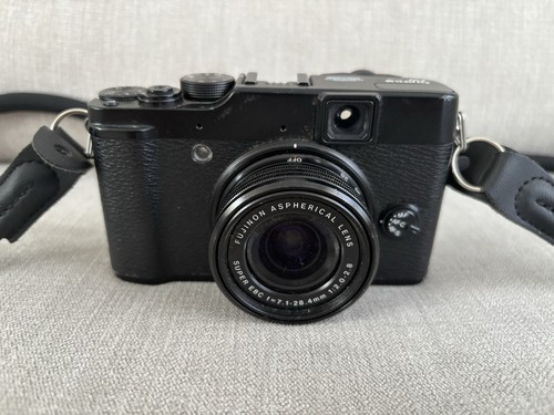 Fujifilm x10 digital camera - x10,