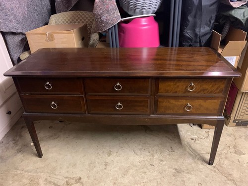Stag minstrel dressing - minstrel, table