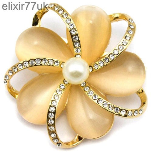 New gold flower - pearl, brooch