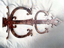 Gothic Door Hinge front