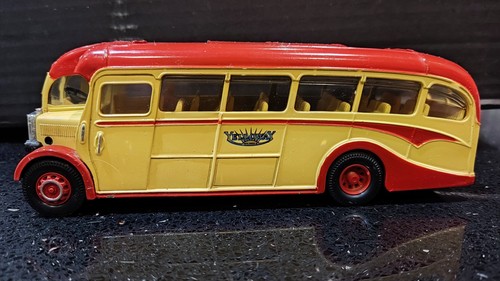 Corgi yelloway coach aec - coach,
