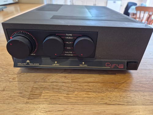 Mission cyrus one - one, stereo