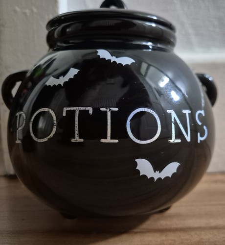 Black potions ceramic cauldron - black,