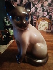 Vintage Sitting Siamese Cat 11