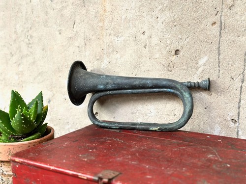 Antique bugle military - -, military?